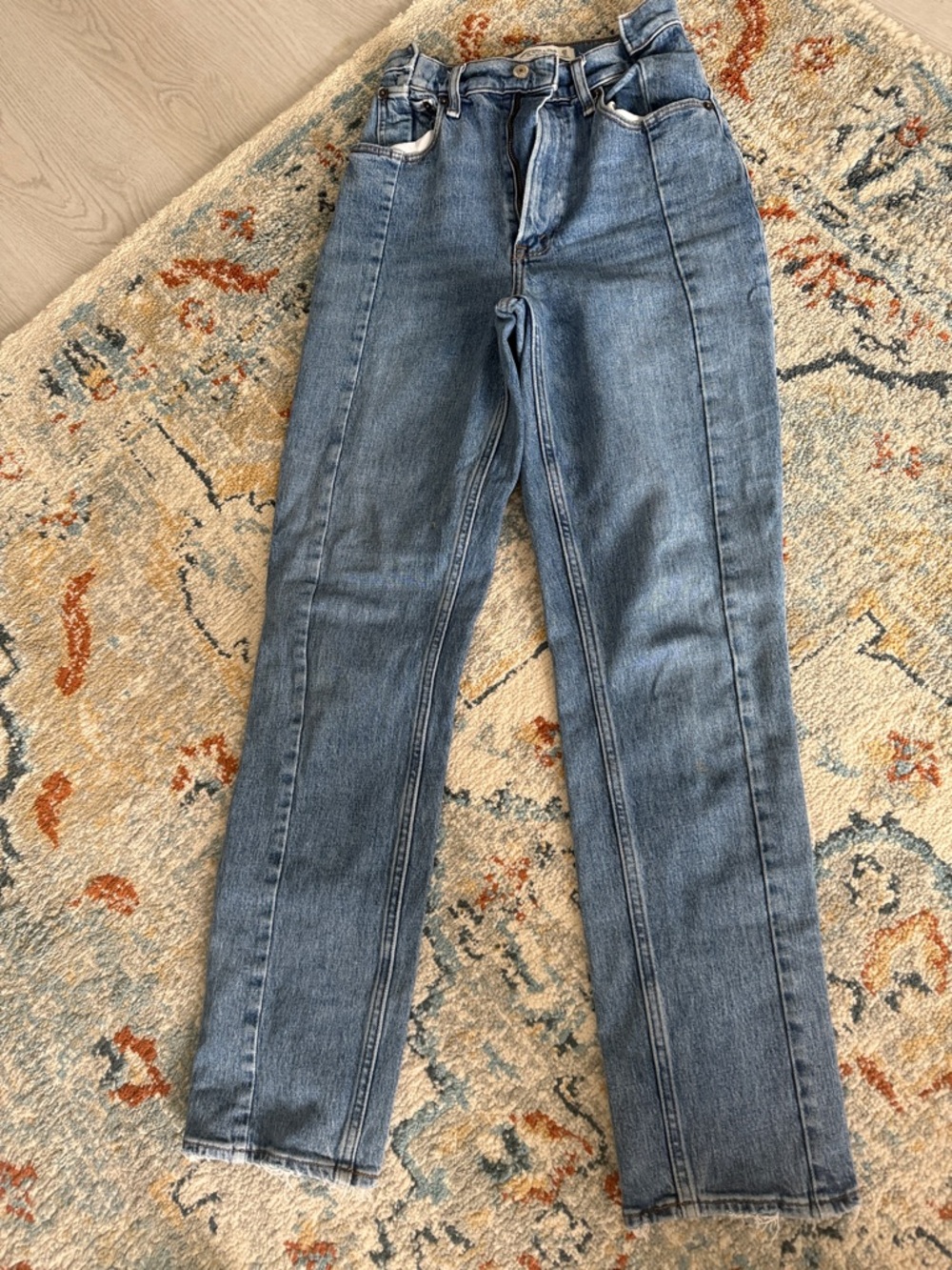 Abercrombie & Fitch Straight Leg Jeans in Medium Blue Wash